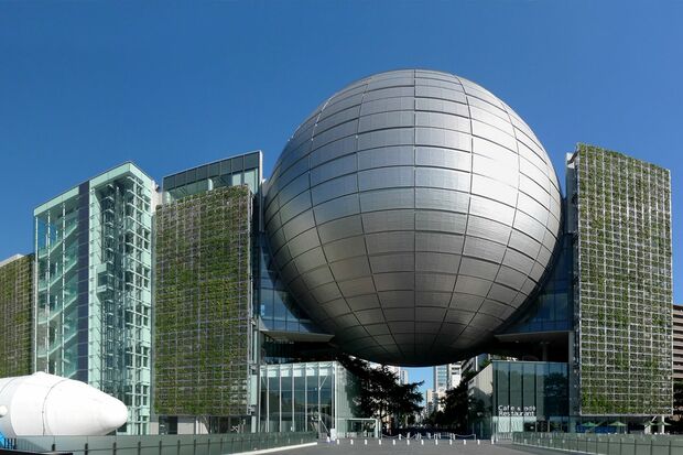 世界最大のプラネタリウム「名古屋市科学館」（名古屋市中区）。内径35mの巨大ドームで観る迫力の星空！