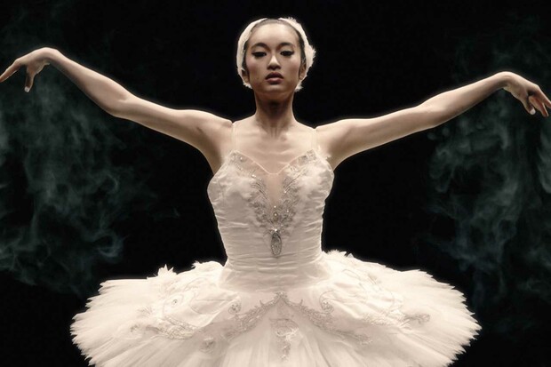 東京ガス制作のWEB限定ムービー『SWAN LAKE』で白鳥の湖を舞う門脇麦