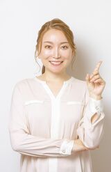 加藤綾菜● 1988年広島県生まれ。加藤茶との45歳年の差婚で話題となる。現在は、夫を支えるため、介護や減塩食などさまざまに勉強を重ね、その経験をもとに講演会なども行っている。近著に『加藤家の食卓』（アスコム）がある。