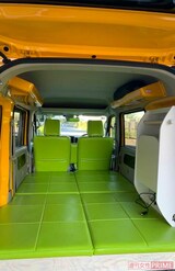 「アムズレンタカー」は料金が安いのがウリ!　軽自動車のキャンピングカーでも車内は広々とした印象（本人提供）