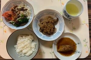 あかねさんが作ってくれた、最近の食事。残すことも多いが、以前と比べたら食べられる量も種類も増えてきた