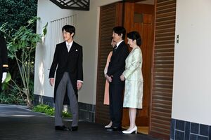 ご家族の前では少しリラックスした様子