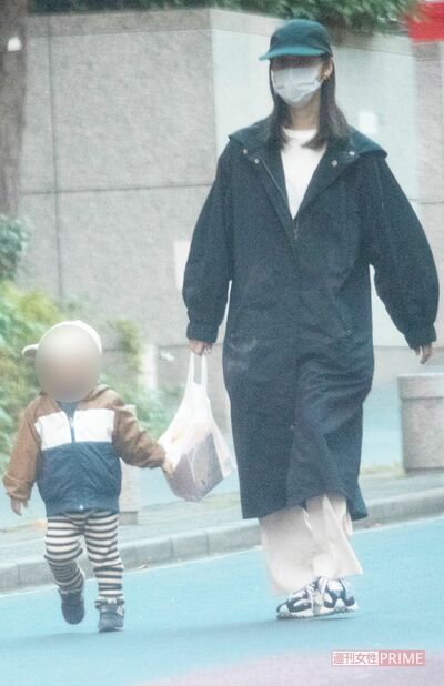 佐々木希のYouTube開設に賛否、絶賛の声が上がる一方で「私生活の