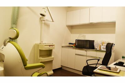 容疑者のクリニックは清潔感のある院内だったが……（情報サイトより）