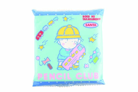 ミニポケットティッシュ・ペンシルクラブ(C)2023San-XCo.,Ltd.AllRightsReserved.'84年誕生。クレヨンタッチで描かれた男の子“サンタくん”と女の子“プンちゃん”というキャラクター。「“これぞ'80年代”という感じのパステルカラーです」