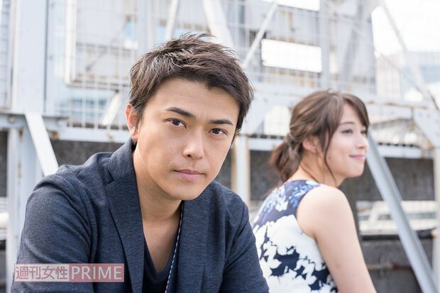 勝地涼（手前）　撮影／高梨俊浩