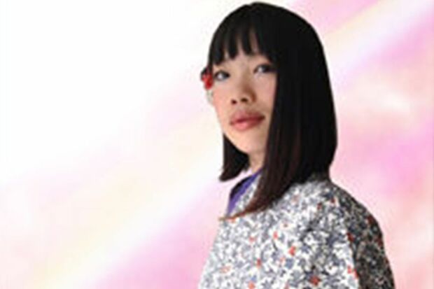 着物姿を披露する容疑者（麻理乃容疑者のブログより）