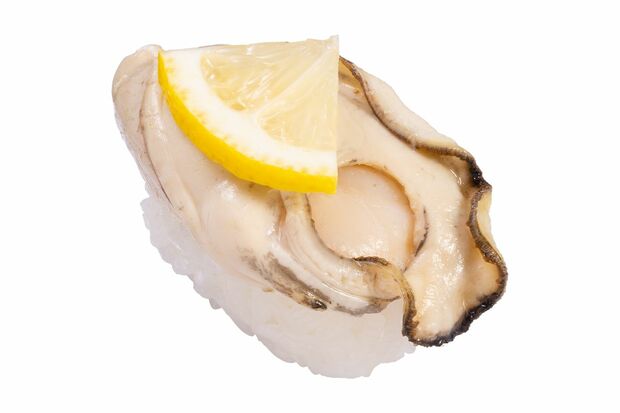 瀬戸内海産蒸し牡蠣（1貫）/110円※一部店舗で価格が異なる　※10月19日より販売