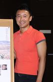 ポロシャツパツパツの山本太郎