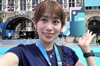 NHK・中川安奈アナは「密着ウェアがお気に入り?」“裸に見える”の次は膝上ミニスカ披露、突き進むわがま…