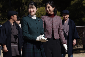 各国の外交団をもてなす「鴨場接待」に出席した愛子さまと佳子さま（2025年2月14日）