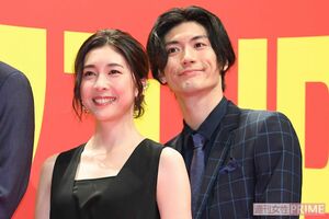 映画『コンフィデンスマンJP』ワールドプレミアでの竹内結子さんと三浦春馬さん('19年5月)