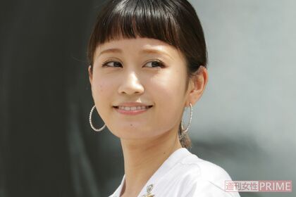 ファーストアルバム発売イベントでの前田敦子（'16年）