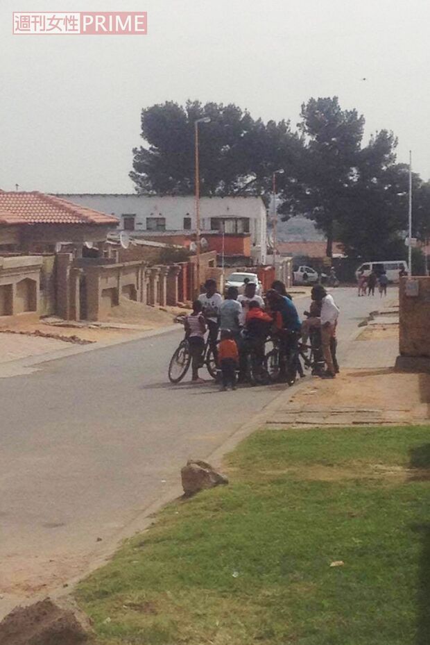 ヨハネスブルグ国際空港の北にあるテンビサという旧黒人居住区内（高達潔さん提供写真）