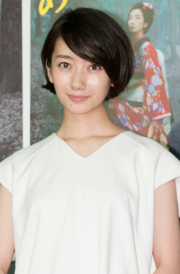 朝ドラが好調の波瑠 小さなころはおてんばで暴れん坊だった