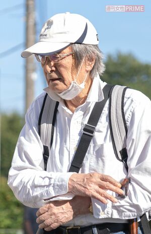 9月下旬、背筋をピンと伸ばし、ハッキリとした口調で直撃に応じた山崎努（'21年）