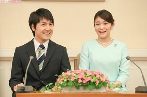おふたりが再び並んで座る日は来るのだろうか（'17年9月の婚約内定会見）