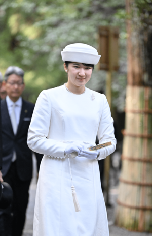 '23年6月、岩手県で行われた植樹祭に陛下とご一緒に臨まれた愛子さま