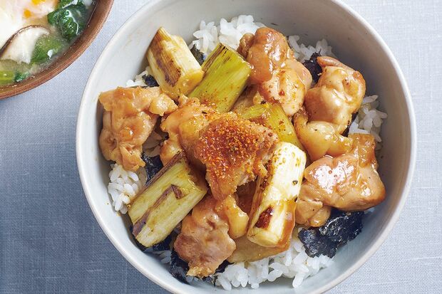 焼き鳥ねぎま丼　撮影／中野博安