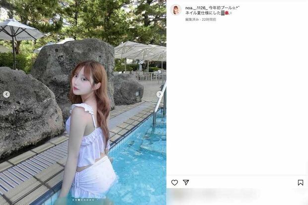 《今年初プール》というコメントとともにピンクの水着ショットを披露した辻希美と俳優の杉浦太陽の長女・希空(本人のインスタグラムより)