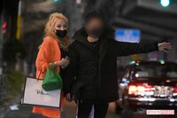 加藤紗里「私は母親の前に女なの!」自殺をほのめかし警察出動、“父親”のユーチューバーはDNA鑑定へ《#2…