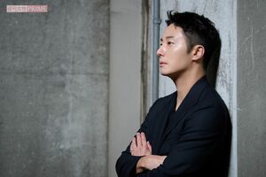 チョン・イル 撮影/渡邉智裕 ヘアメイク/高塚那歩 スタイリング/カワサキタカフミ