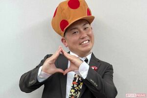 “きのこ芸人”として活動する坂井きのこ