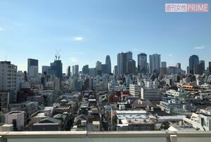 病室の窓から見える風景。青空が広がる日は気持ちがよかった　撮影／若林理央