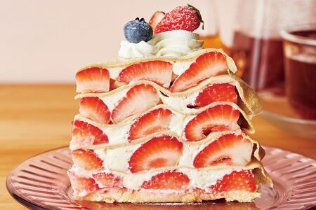 この季節だけのプレミアムな一品。少し大きめサイズで食べ応えも十分。お茶付き2178円