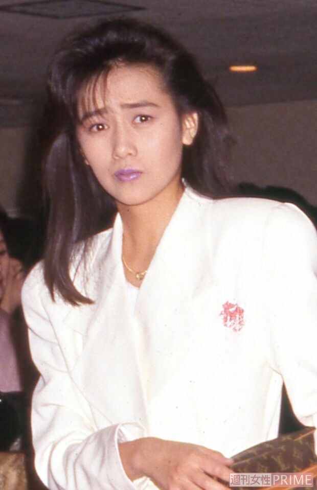 17歳ごろの工藤静香（1988年）「1980年代に大流行した薄～いすだれ前髪。ハヤりましたね！」（MAYUMI先生）（撮影／週刊女性写真班）