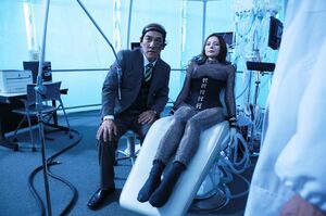 ピエール瀧が演じているのは、斎藤工演じる主人公の運命を揺り動かす元五輪組織委員会長という重要な役どころ　(c)2019「麻雀放浪記2020」製作委員会