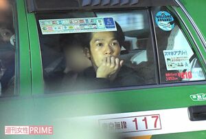 朝までカラオケを楽しんだ岩井拳士朗は少しお疲れぎみ