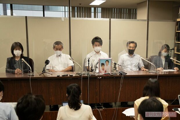 7月15日、裁判後に記者会見を行う被害者遺族