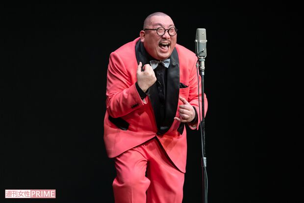 しゃべり倒すこと約2時間。街裏ぴんくのめくるめく“ウソ漫談・ワールド”に会場は大爆笑　撮影／齋藤周造