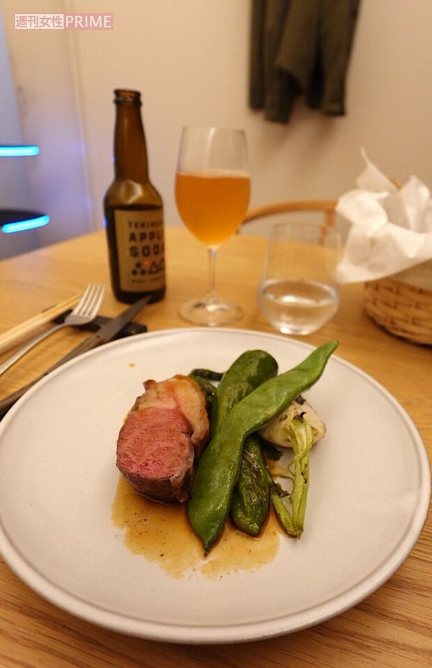 レストランでは軽井沢の野菜とお肉を使ったコースを。旬の素材を堪能し、幸せを噛み締めました～　撮影／加藤綾菜