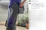 紫色の大きなドクロがあしらわれた、ひざ下丈スカートを披露した工藤静香（本人のインスタグラムより）