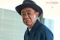 木梨憲武、ドラマ『春になったら』番宣で出演の『華大さんと千鳥くん』でセット破壊、後輩芸人を蹴飛ばす大…