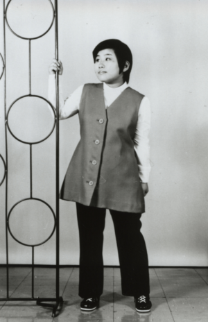 『全日本歌謡選手権』7代目チャンピオンに輝きデビュー。その当時のブロマイド写真