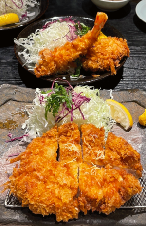 こんなにおっきいジャンボカツ!　美味しくって完食です