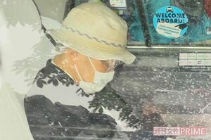 判決の日、自宅からタクシーで東京地裁に向かう飯塚被告