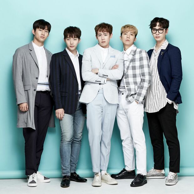 2PM　※この日の撮影には、残念ながらジュンケイが参加できませんでした。