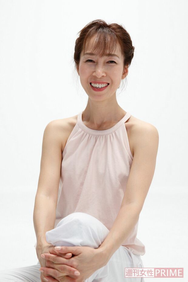 伊集院霞さん 自身のケガをきっかけに解剖学を学び、自律訓練法などを取り入れたオリジナルのストレッチ・エクササイズなど心と身体をつなげるメニューを開発・指導。著書に『メディカルエンジェルストレッチ』『本当に体が硬い人のためのヨガ』