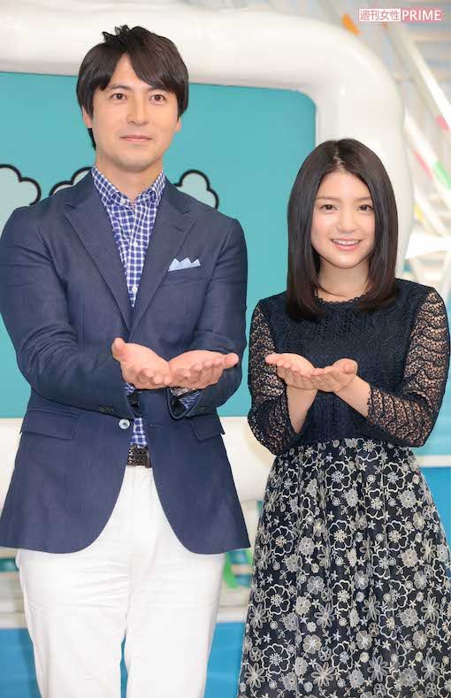 2016年10月、桝太一アナウンサーとともに『ZIP!』新総合司会者の囲み会見に出席した川島海荷