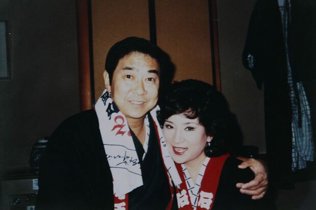 妹のように可愛がってくれた石原裕次郎さんと。今でも命日には献杯を欠かさない