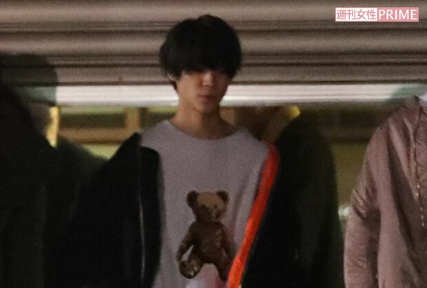 可愛いニットを主張する松島聡（2018年元旦初詣）