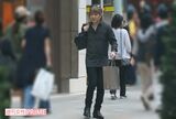 銀座でブランド品を購入した小室哲哉（'16年6月）