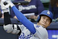 山本由伸、“4桁万円”超高級腕時計で登場するも「オシャレだけど