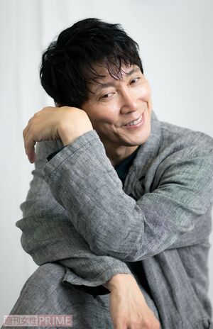 佐々木蔵之介　撮影／矢島泰輔　スタイリング／勝見宜人（KoaHoleinc.）　ヘアメイク／晋一朗　衣装協力／CONFECT（CONFECT表参道店）