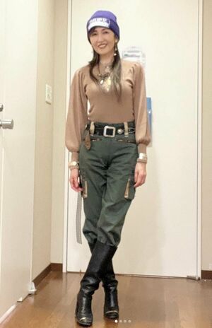 批判が集まってしまう工藤静香のファッション(本人インスタグラムより)