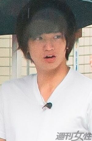 Sexy Zone中島健人 大学への通学は白の高級外車を利用